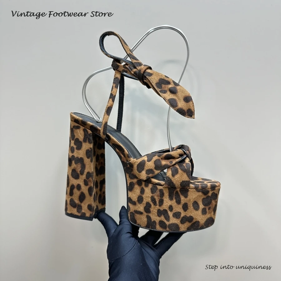 Sandálias plataforma vintage c - Vintage Fashion Prints avaliação e preço